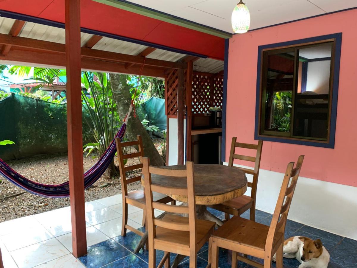 Brigitte'S Ranch Hotel Cahuita Exterior photo