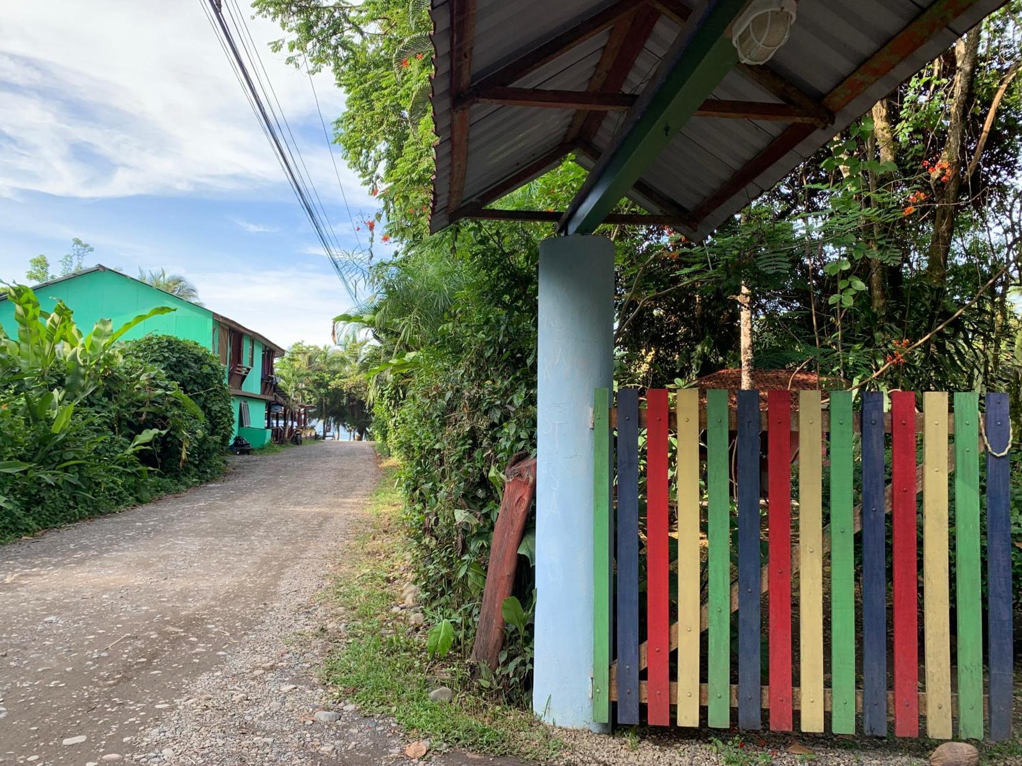 Brigitte'S Ranch Hotel Cahuita Exterior photo