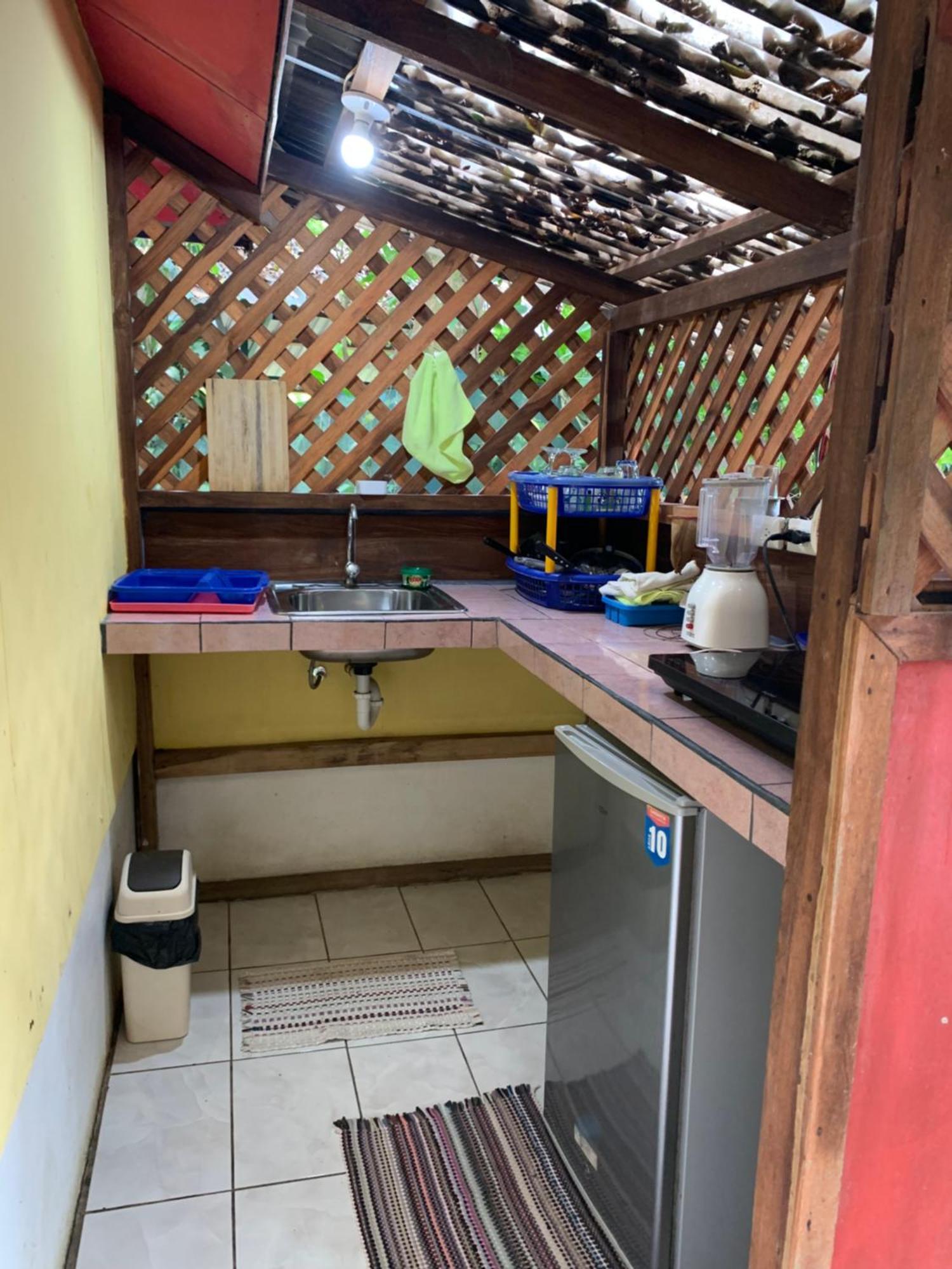 Brigitte'S Ranch Hotel Cahuita Exterior photo