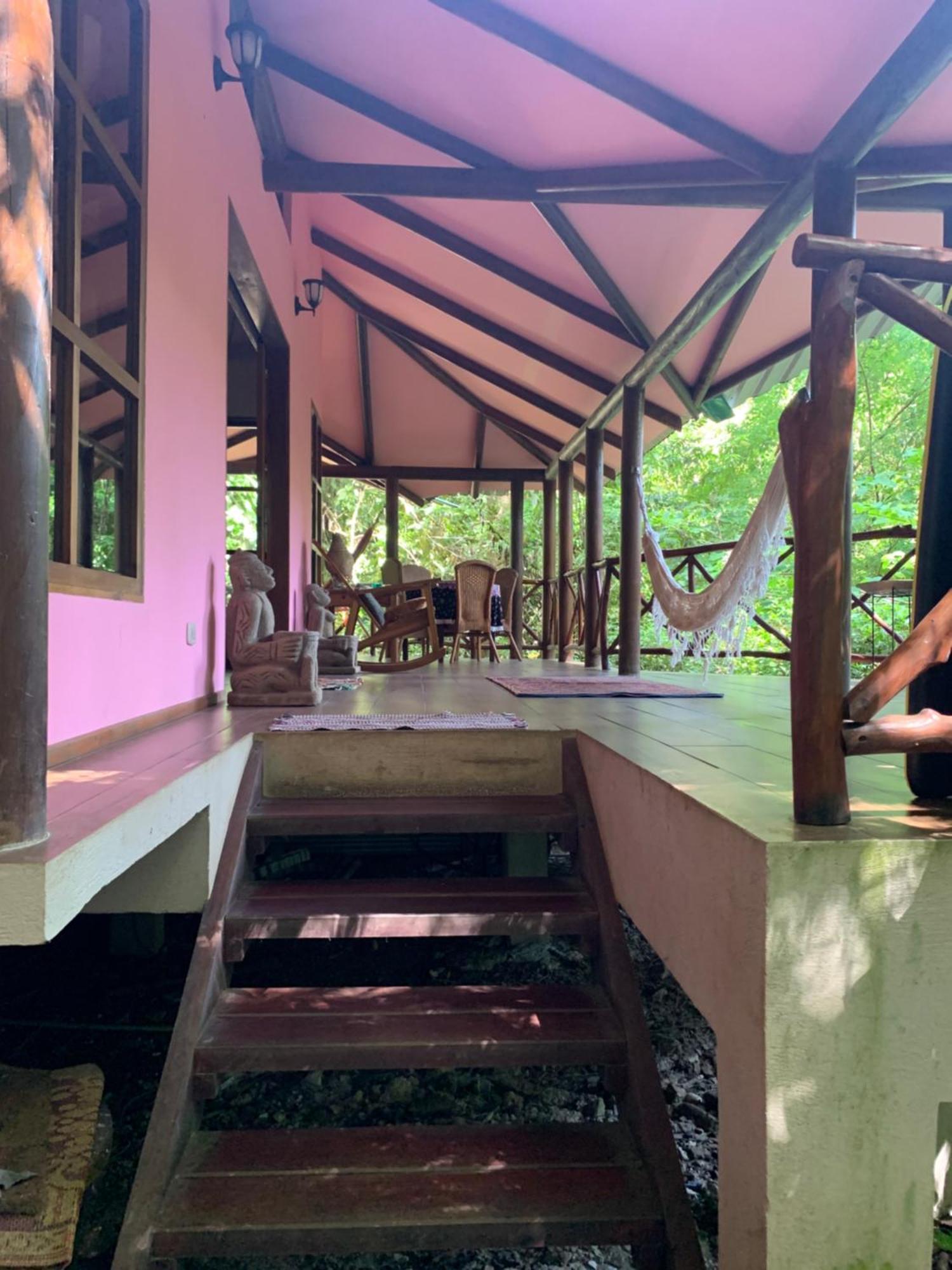 Brigitte'S Ranch Hotel Cahuita Exterior photo