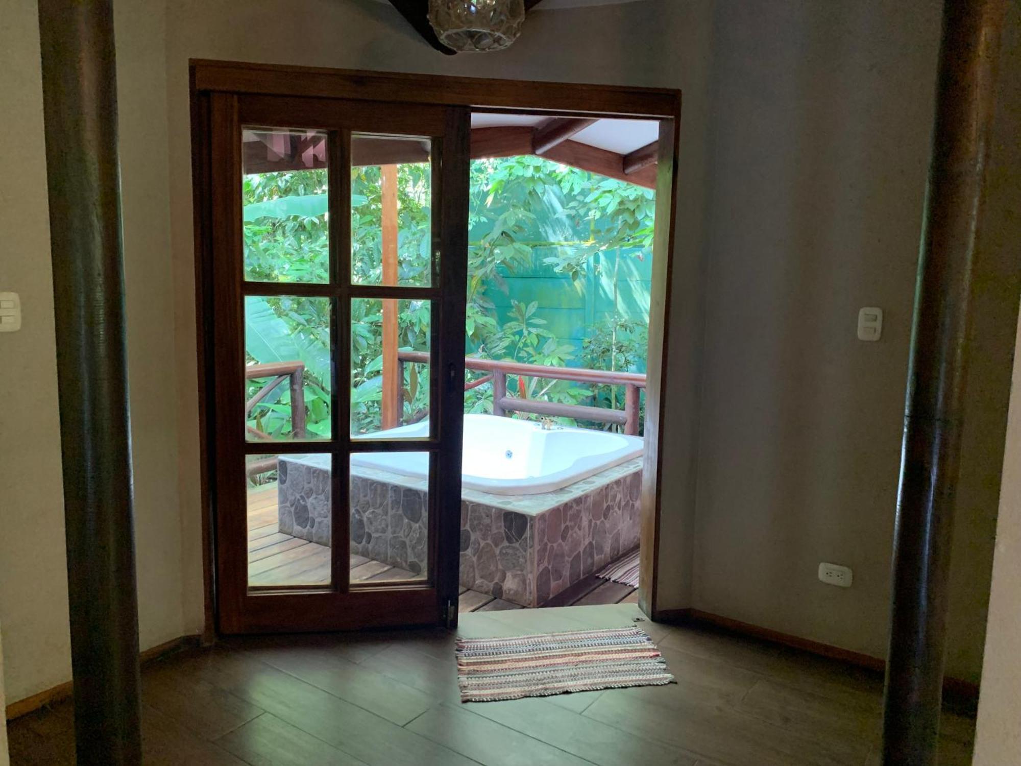 Brigitte'S Ranch Hotel Cahuita Exterior photo